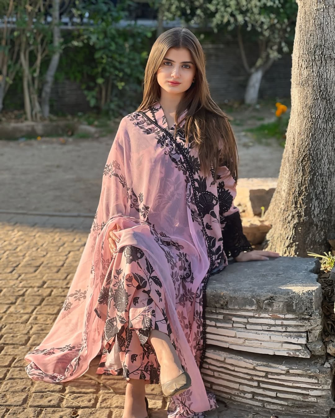 GN-71 || Rossette || Breathable Lawn